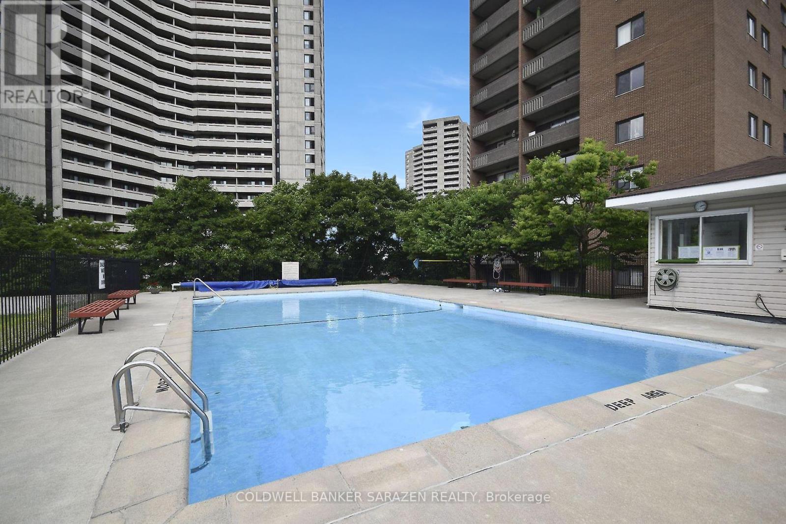1115 - 1100 Ambleside Drive