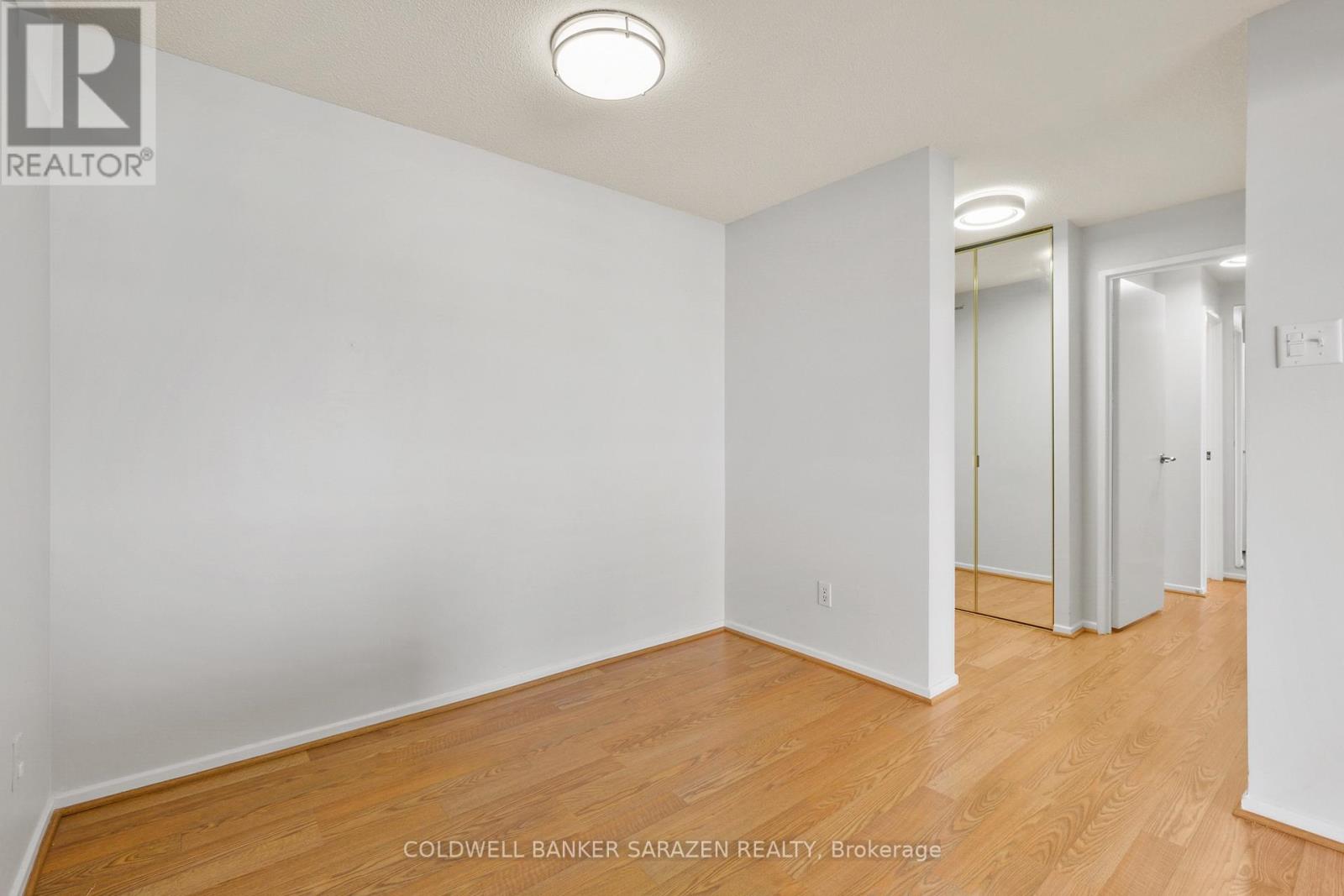 1115 - 1100 Ambleside Drive