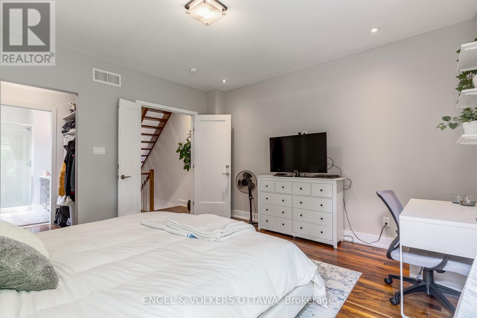82 Pretoria Avenue
