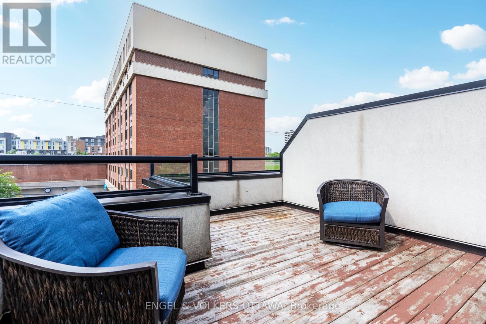 82 Pretoria Avenue