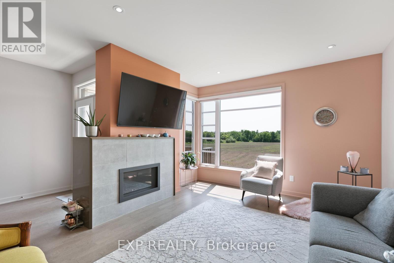 244 Shuttleworth Drive