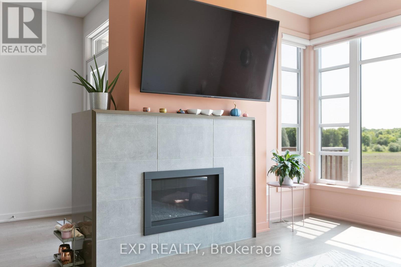 244 Shuttleworth Drive
