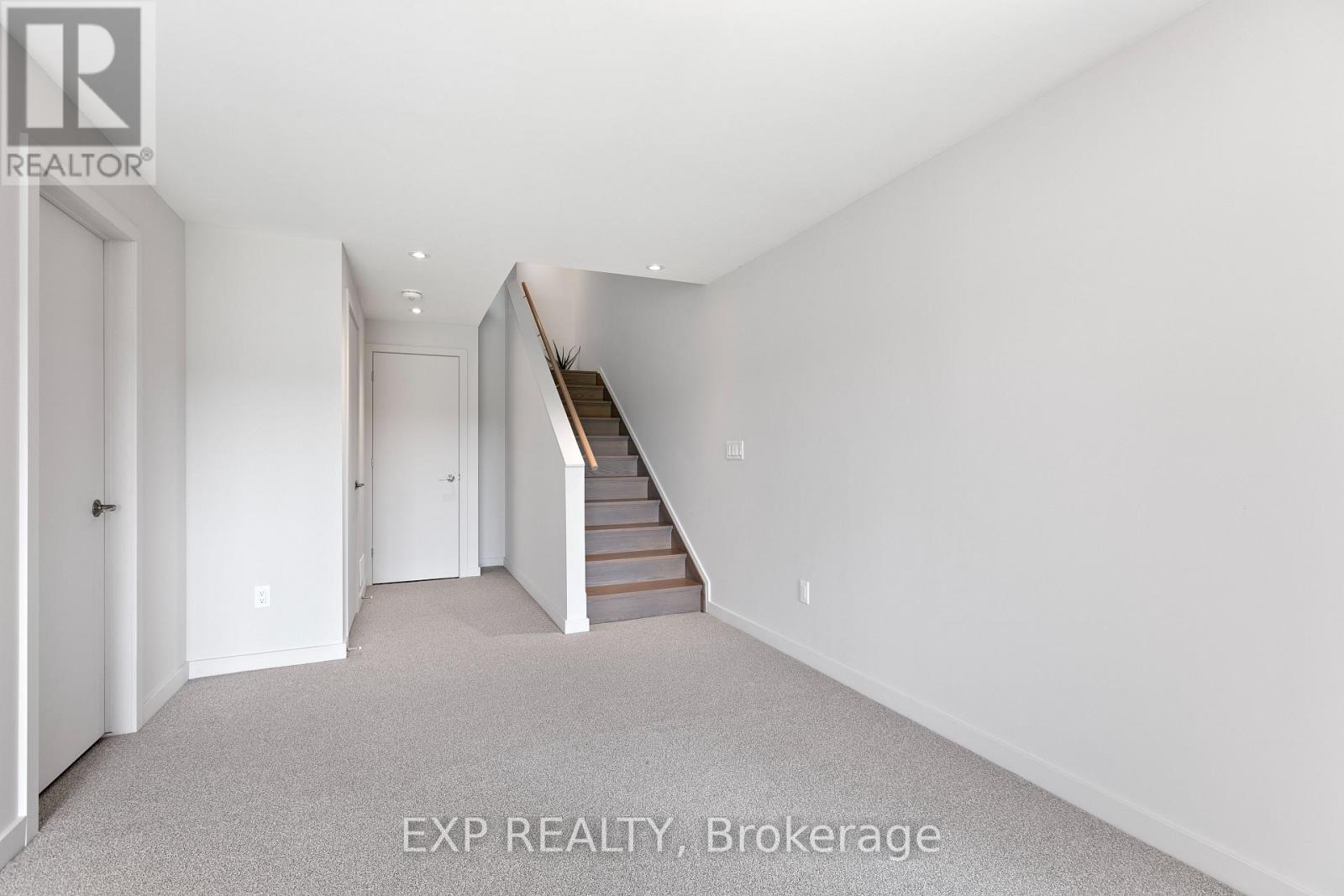 244 Shuttleworth Drive