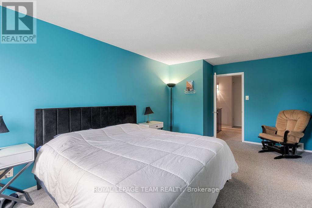 80 Pickwick Drive