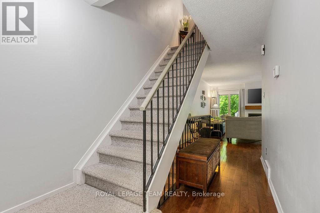 80 Pickwick Drive