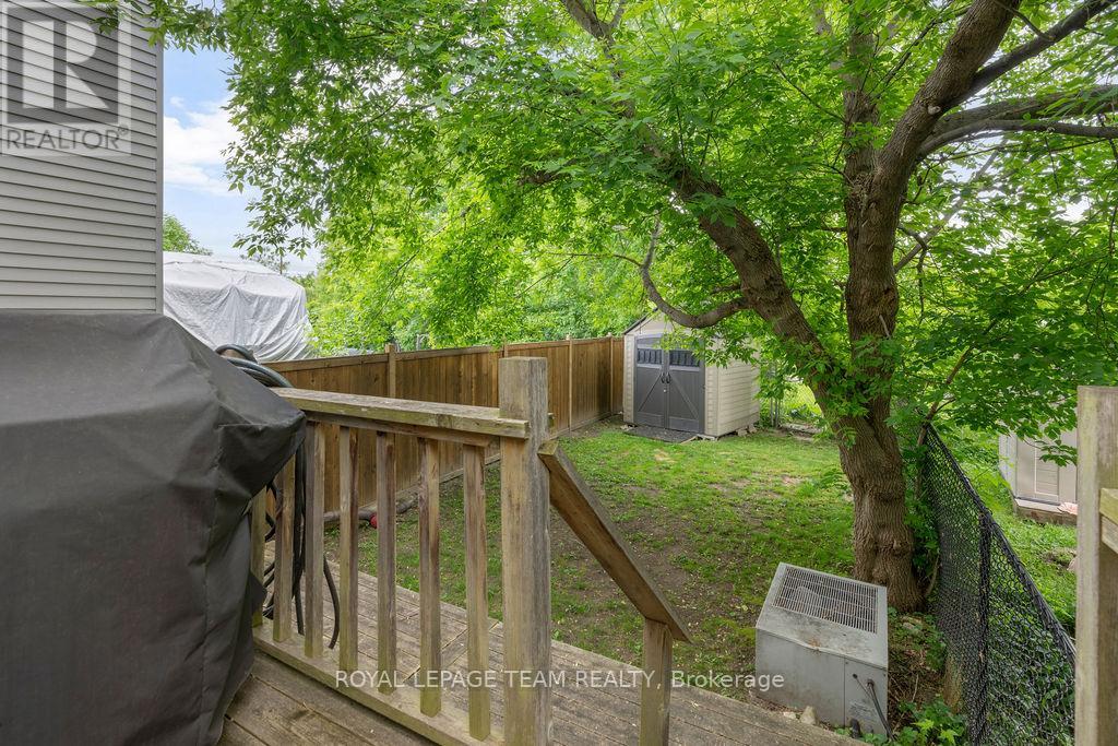 80 Pickwick Drive