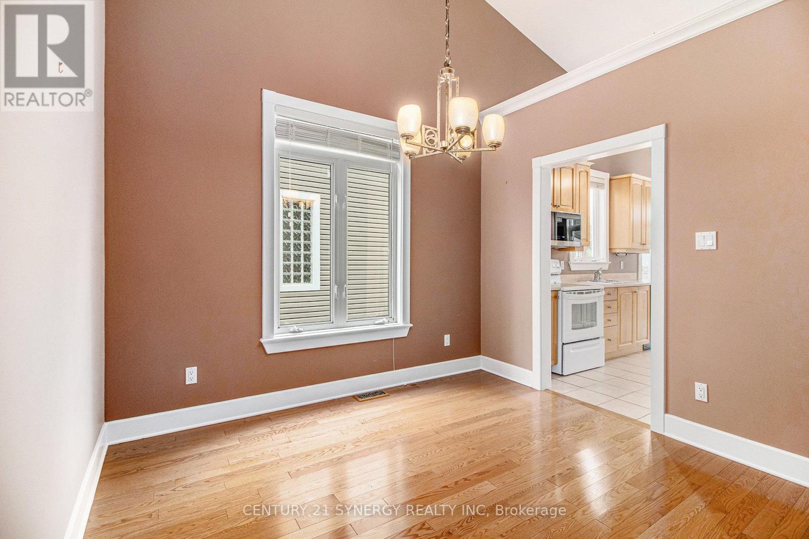 133 Royal Landing Gate