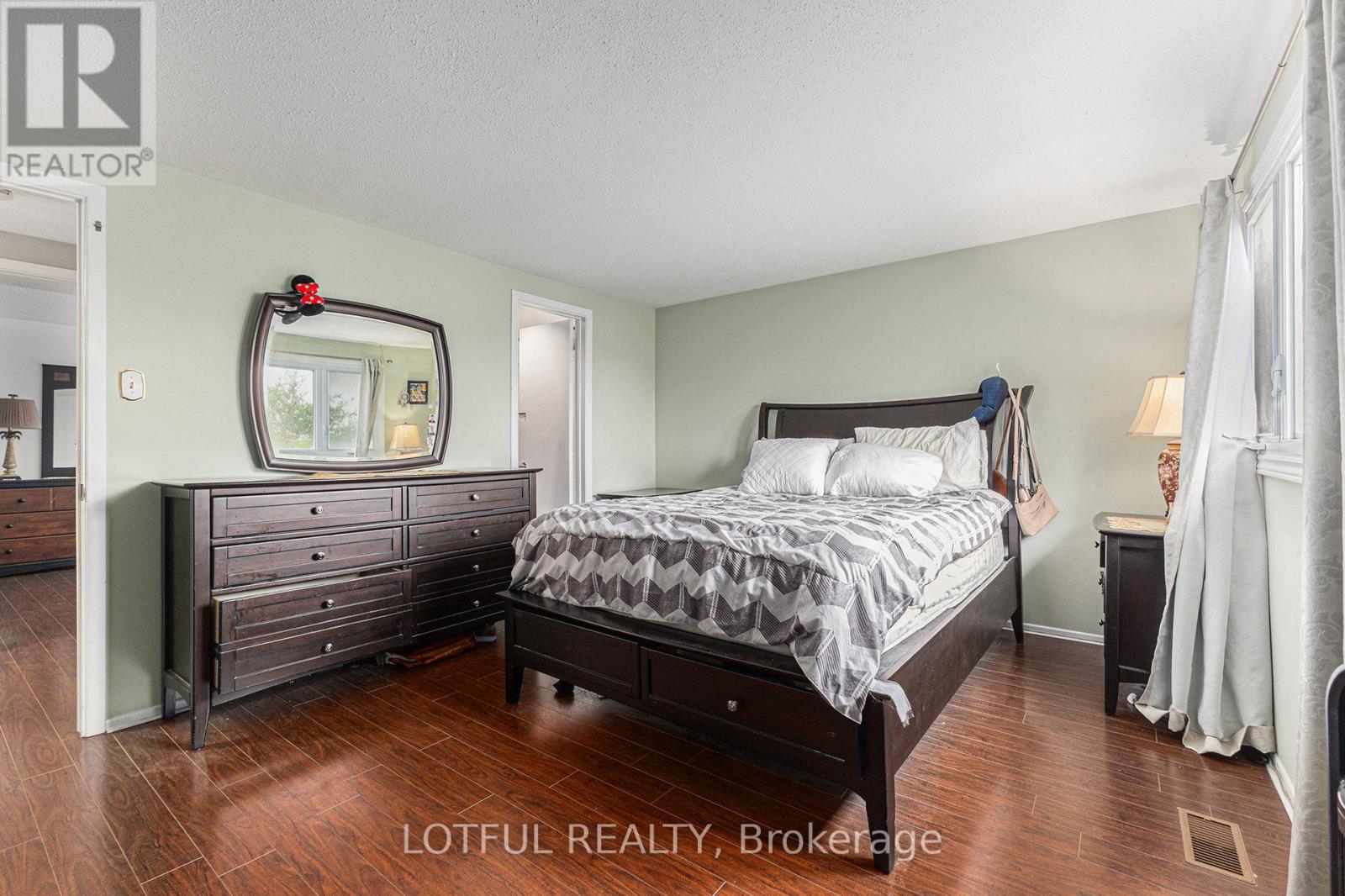 1134 Alenmede Crescent