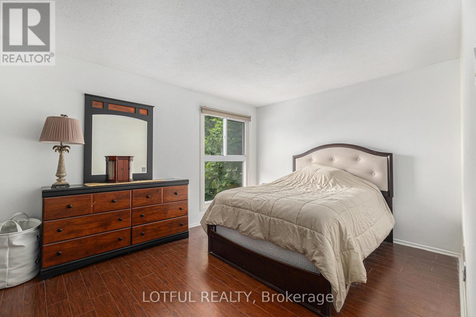 1134 Alenmede Crescent