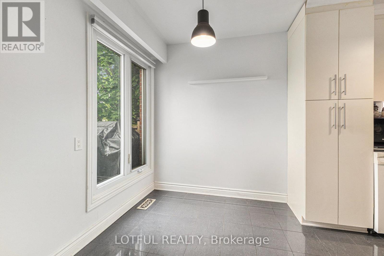 1134 Alenmede Crescent
