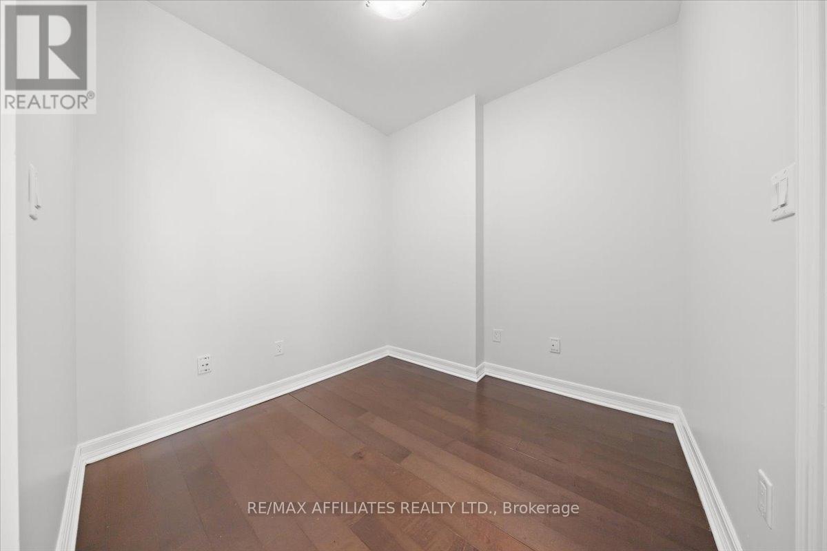 303 - 238 Besserer Street