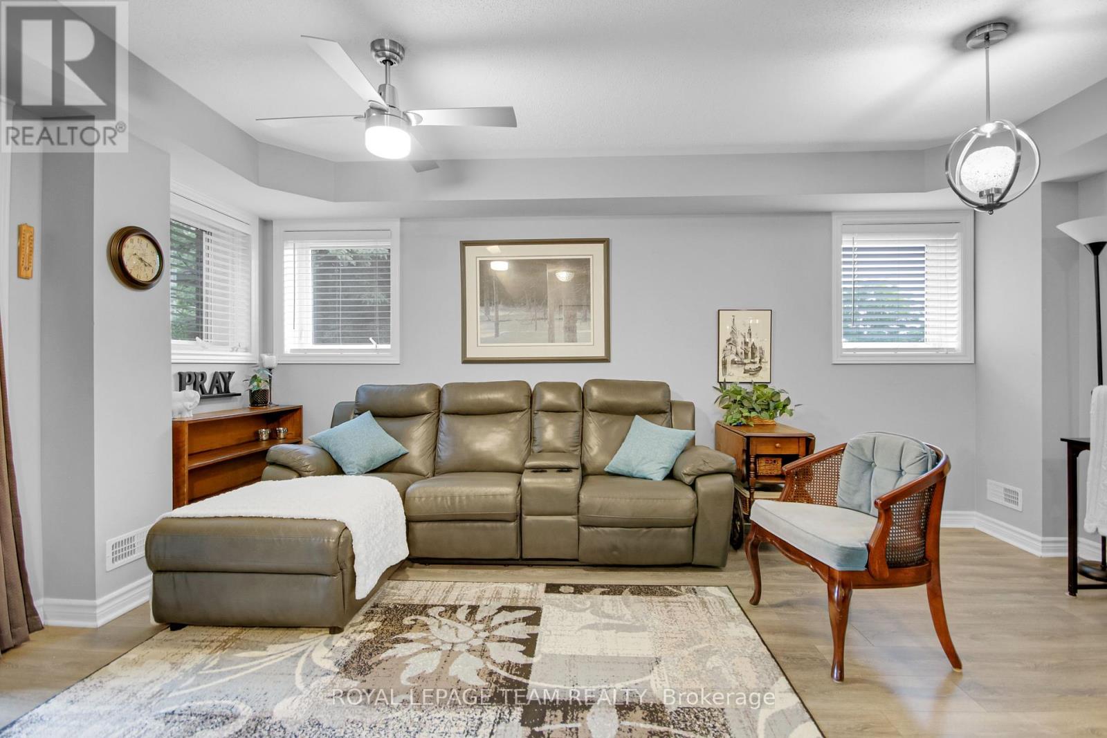 2 - 565 Stonefield