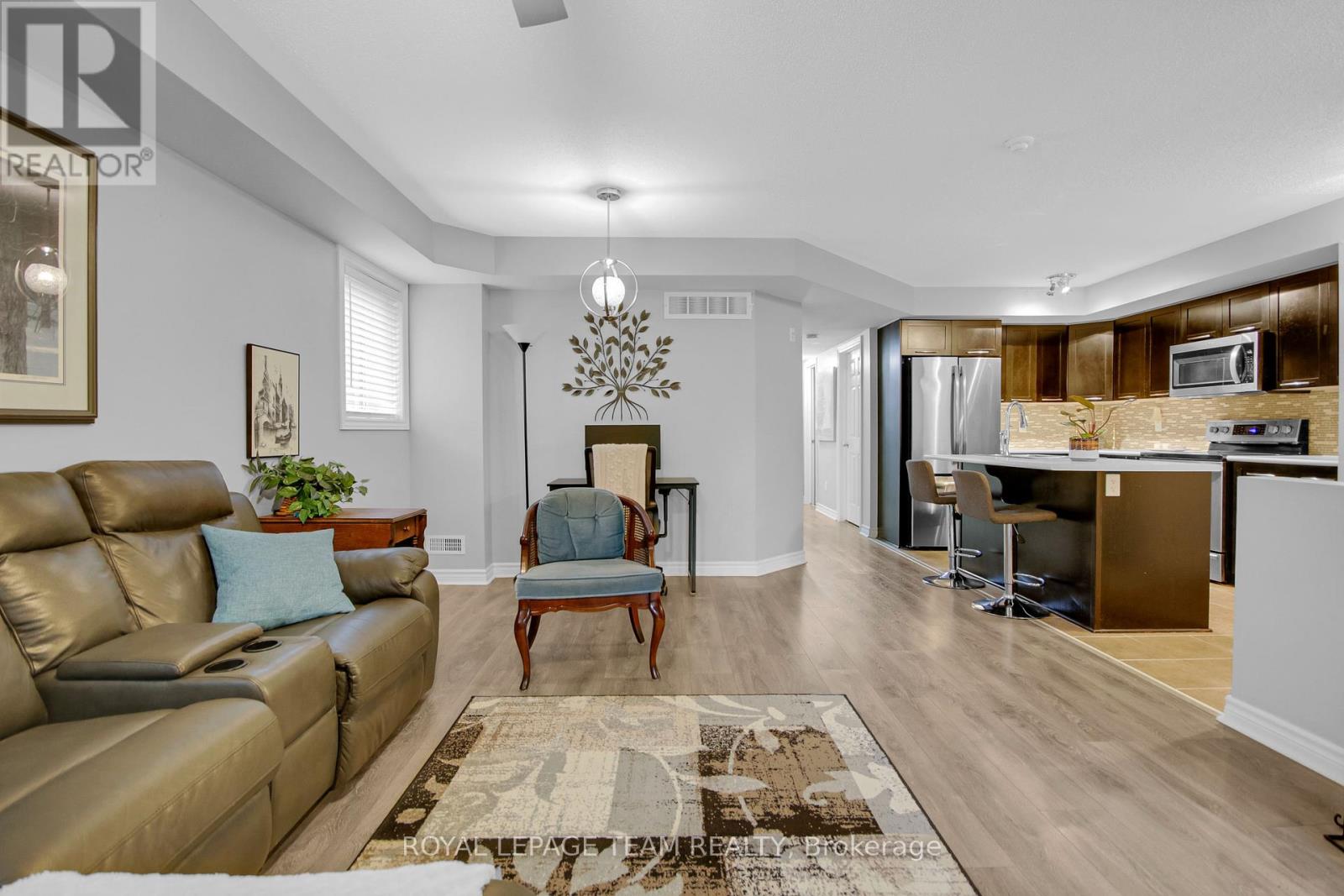 2 - 565 Stonefield