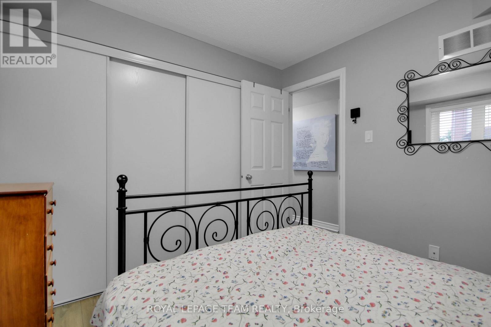 2 - 565 Stonefield