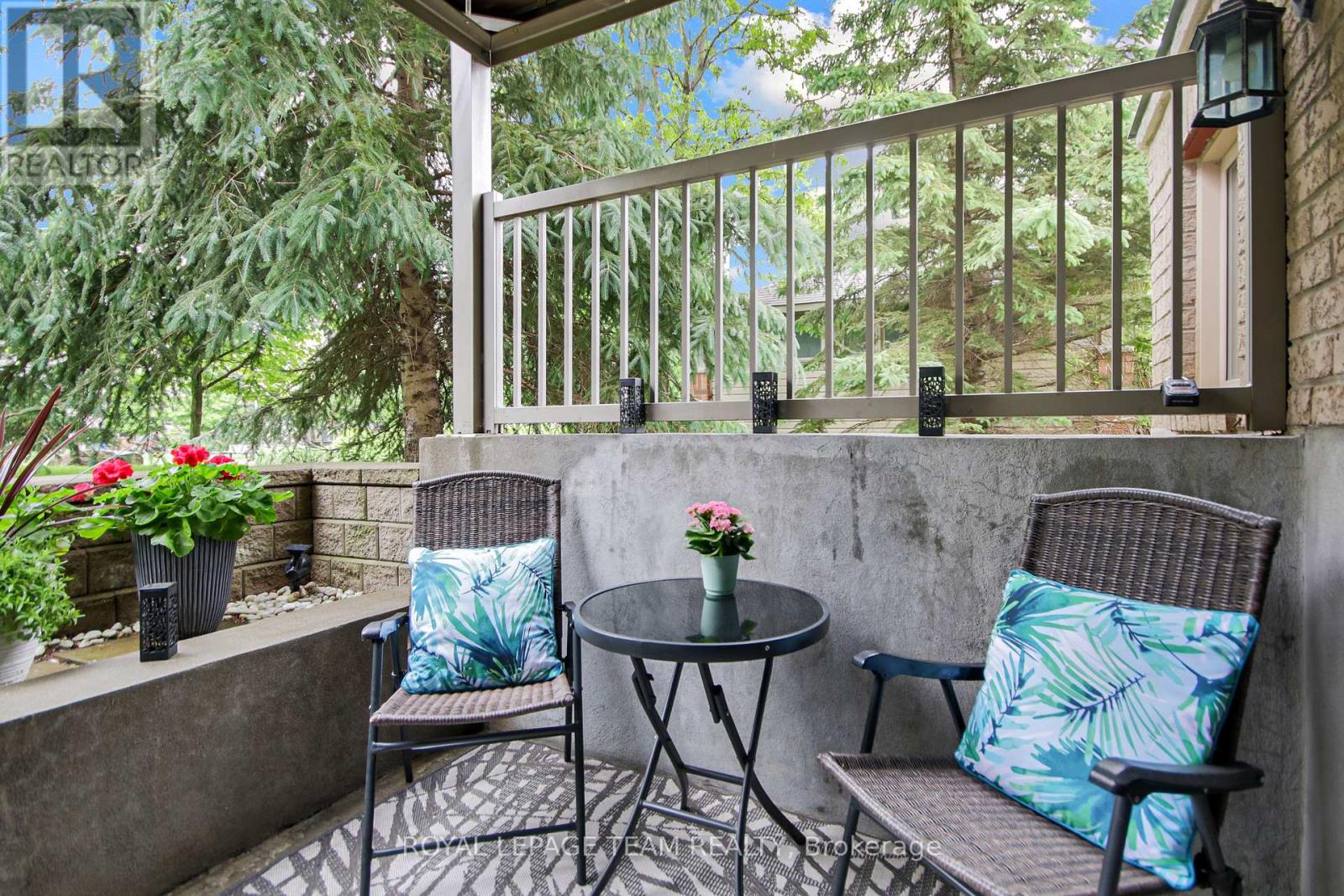 2 - 565 Stonefield