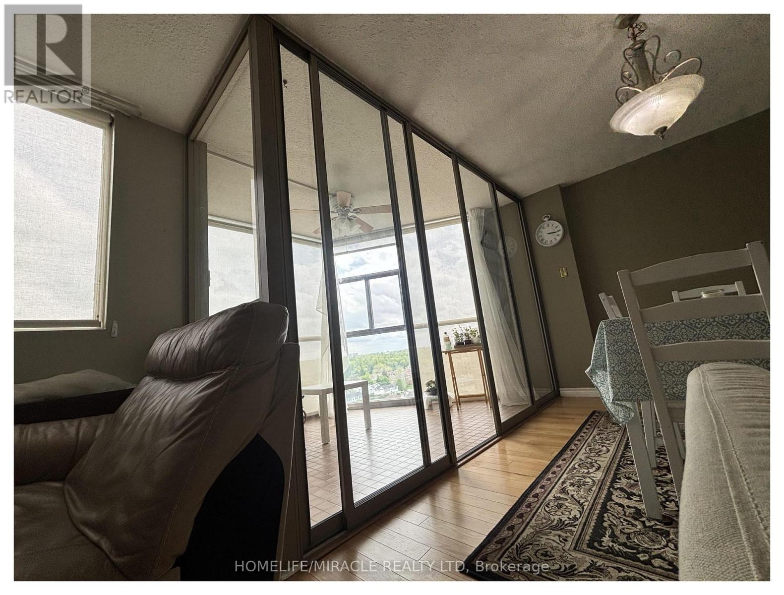 1409 - 2760 Carousel Crescent