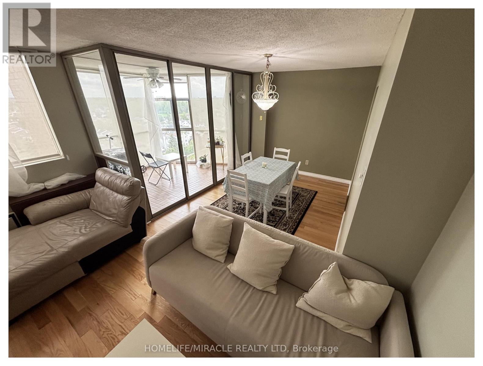 1409 - 2760 Carousel Crescent