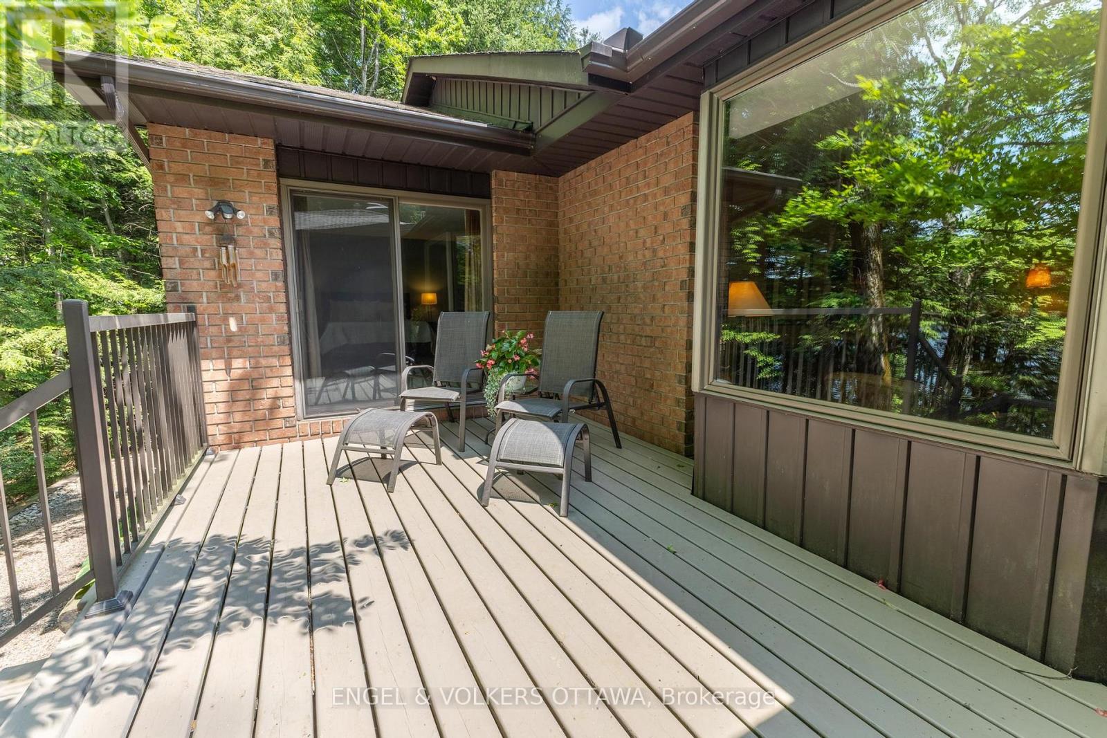 7 Deerfield Drive