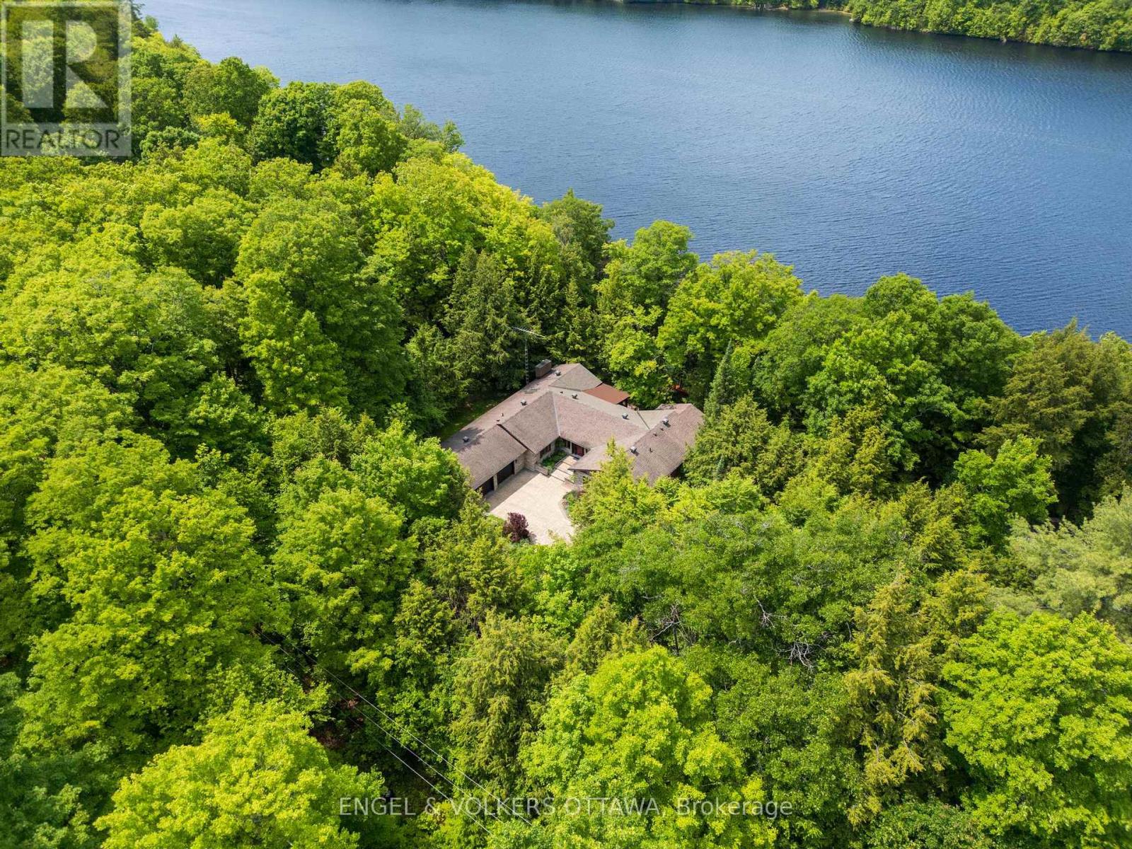 7 Deerfield Drive