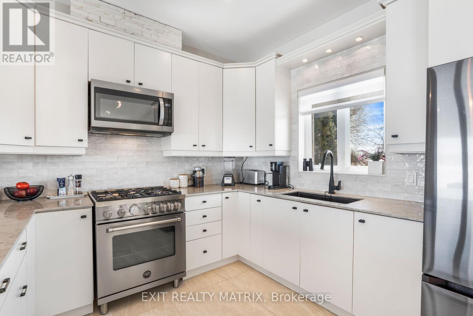 1624 Bay Road