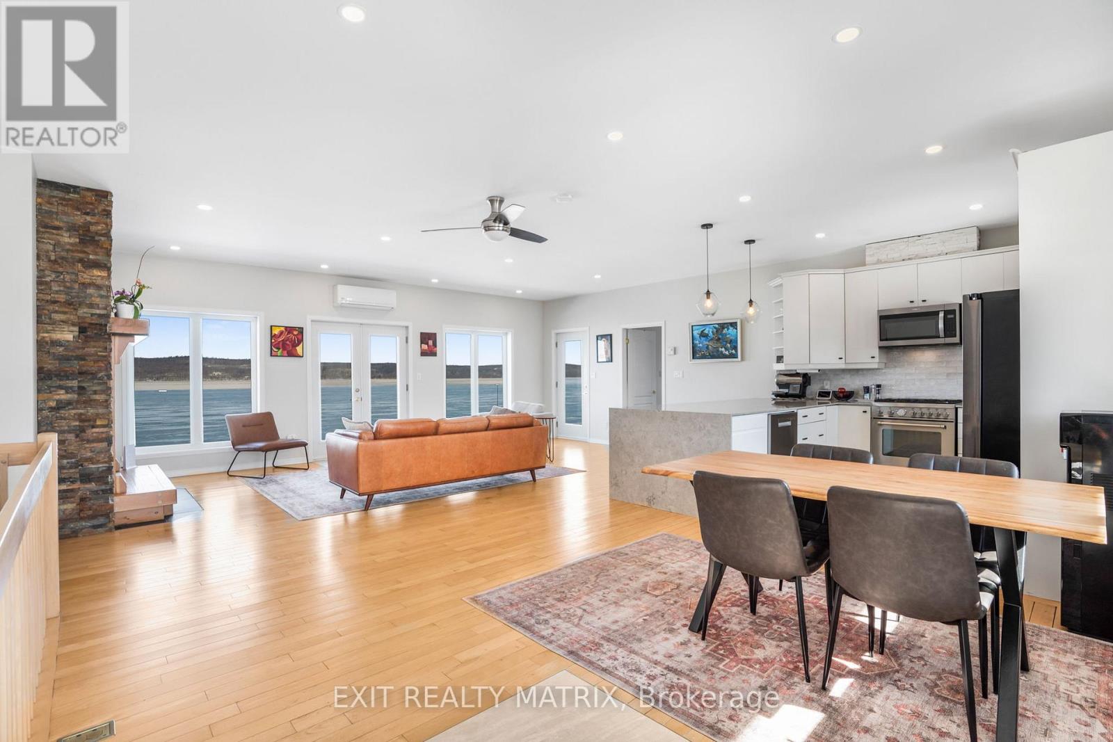 1624 Bay Road