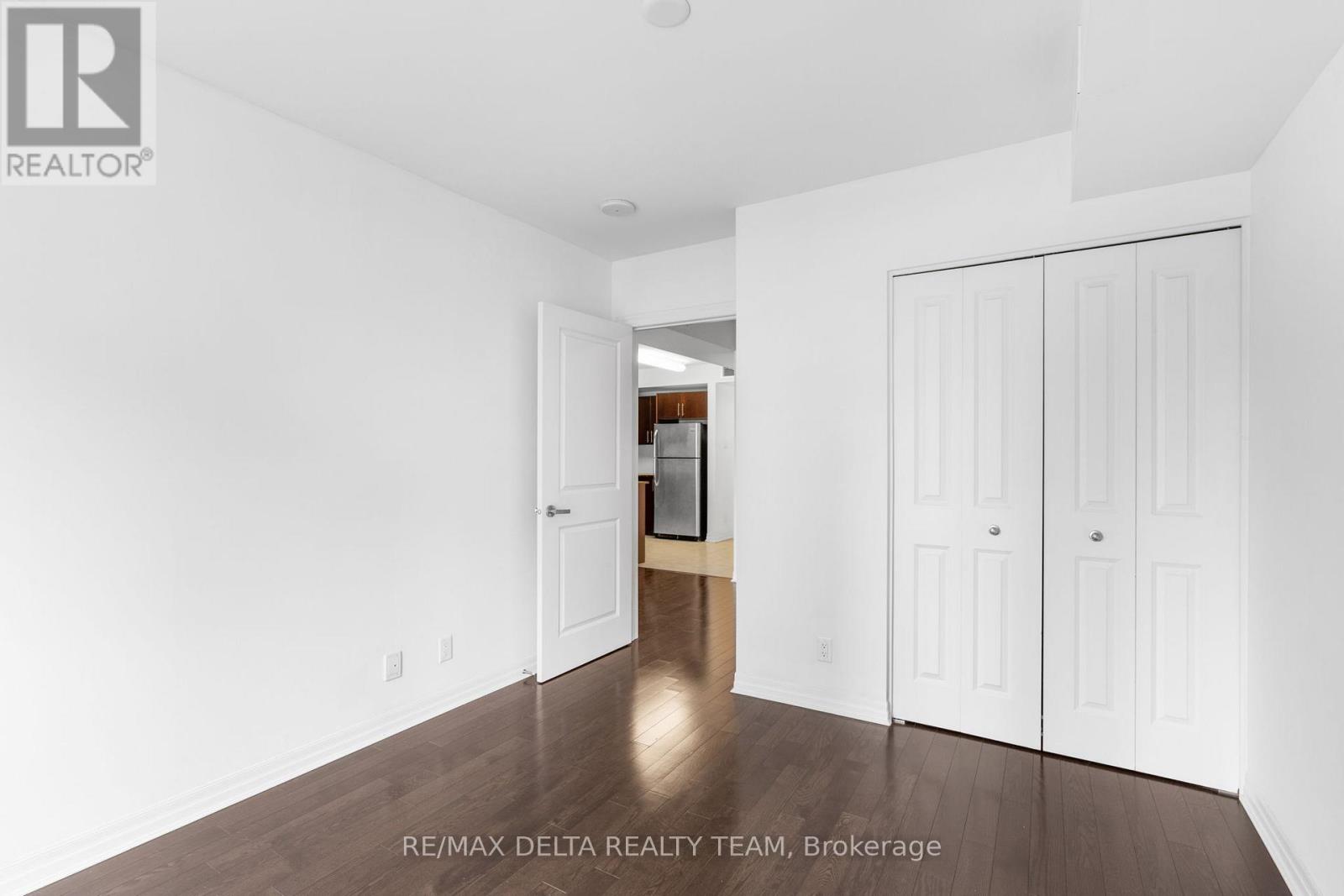 403 - 242 Rideau Street