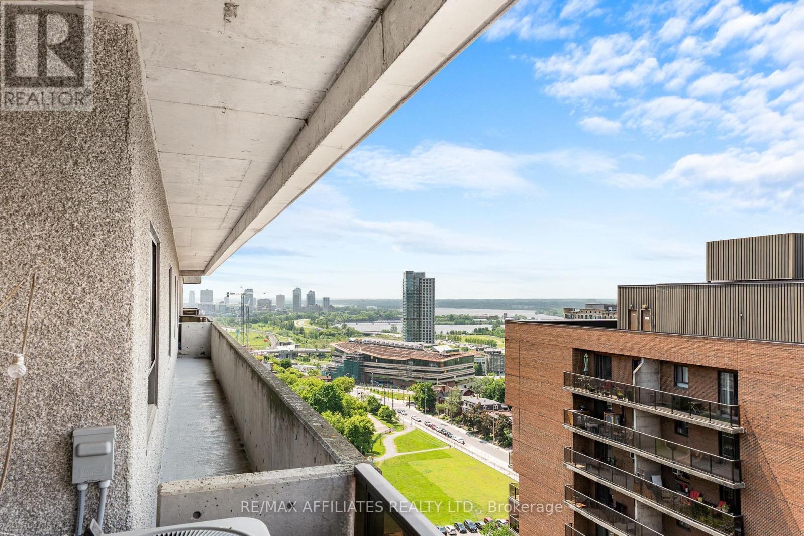 2301 - 470 Laurier Avenue W, Unit Ph