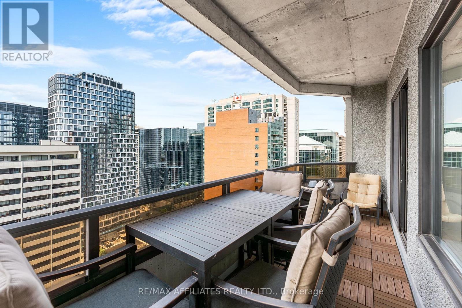 2301 - 470 Laurier Avenue W, Unit Ph