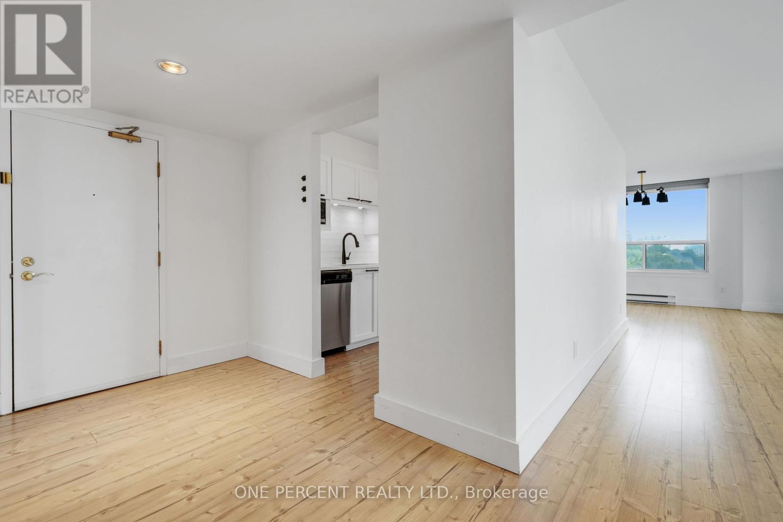 610 - 215 Parkdale Avenue