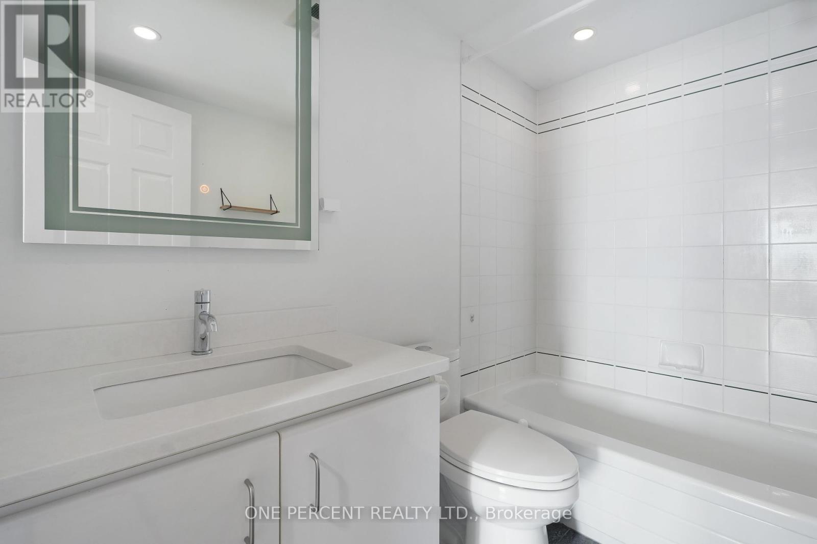610 - 215 Parkdale Avenue