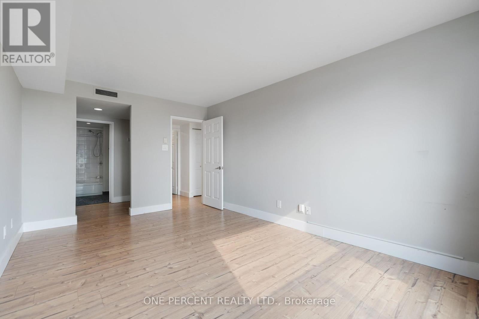 610 - 215 Parkdale Avenue