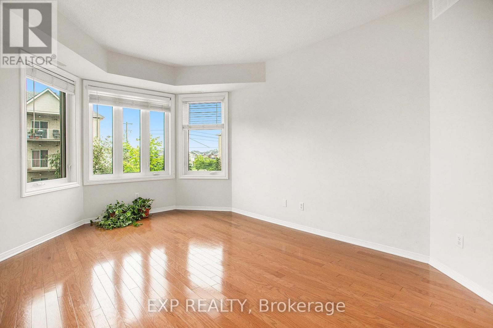 5 - 90 Briargate Private