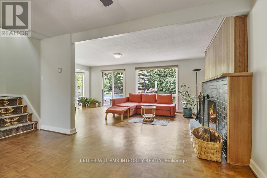 58 Lindhurst Crescent