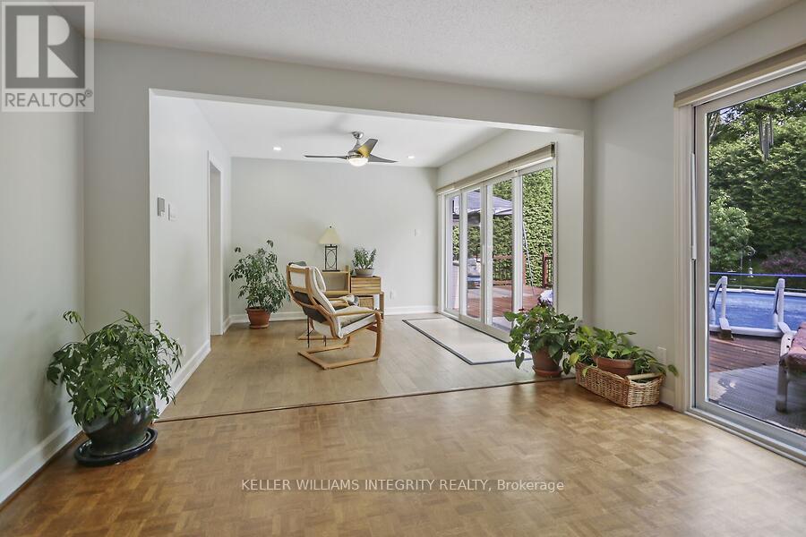 58 Lindhurst Crescent