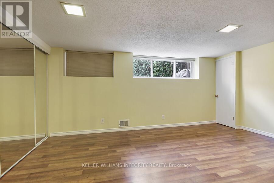 58 Lindhurst Crescent
