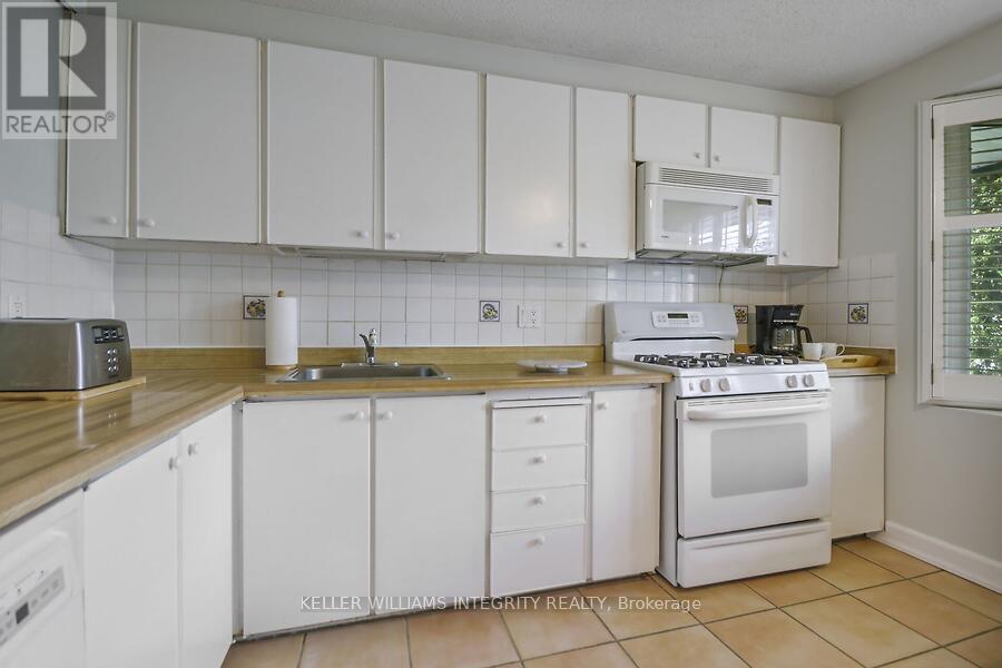 58 Lindhurst Crescent