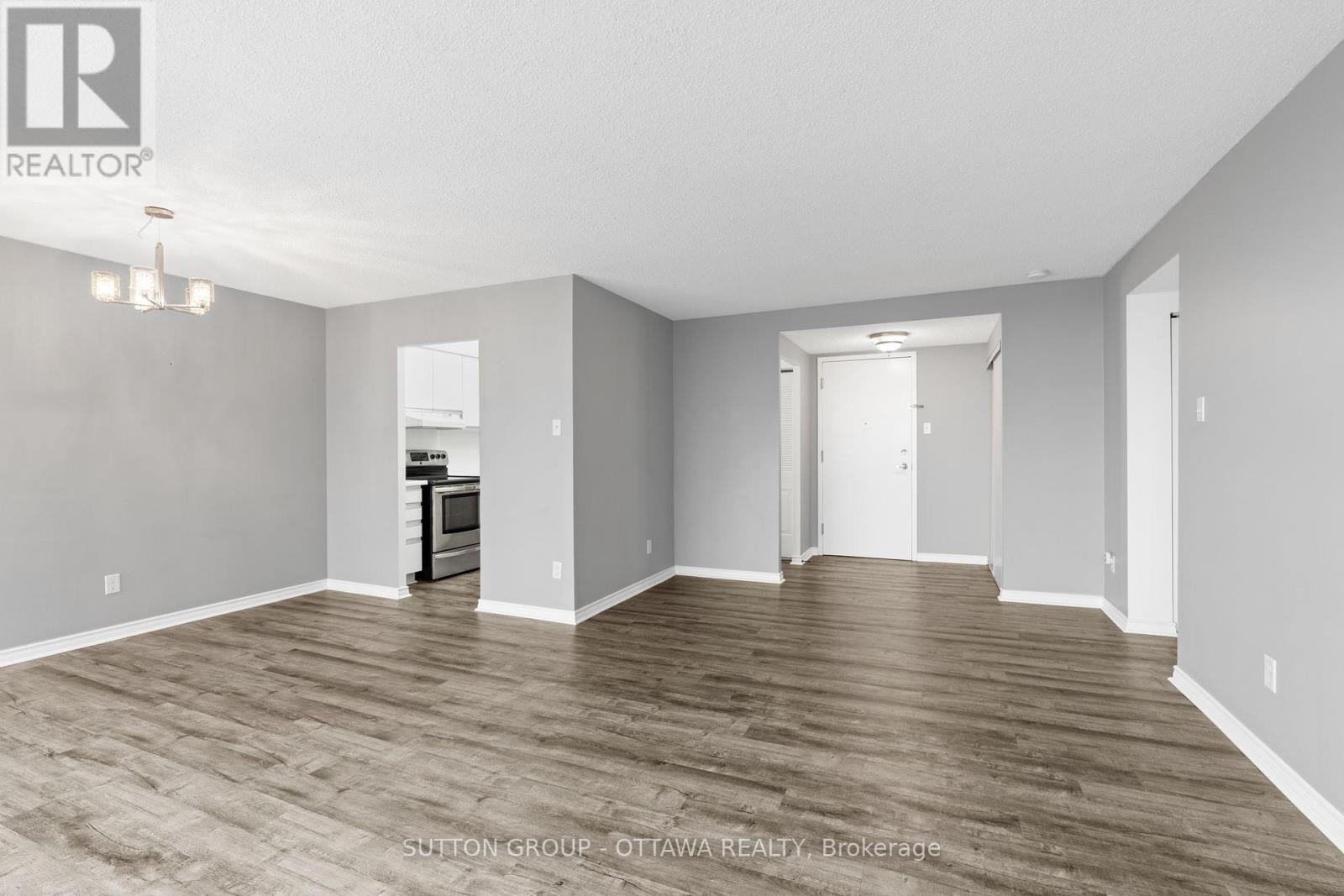1111 - 2760 Carousel Crescent