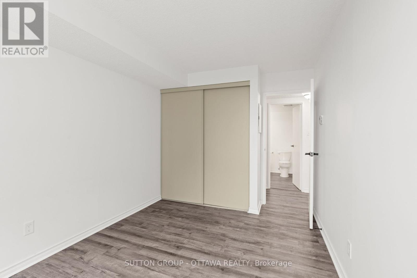 1111 - 2760 Carousel Crescent