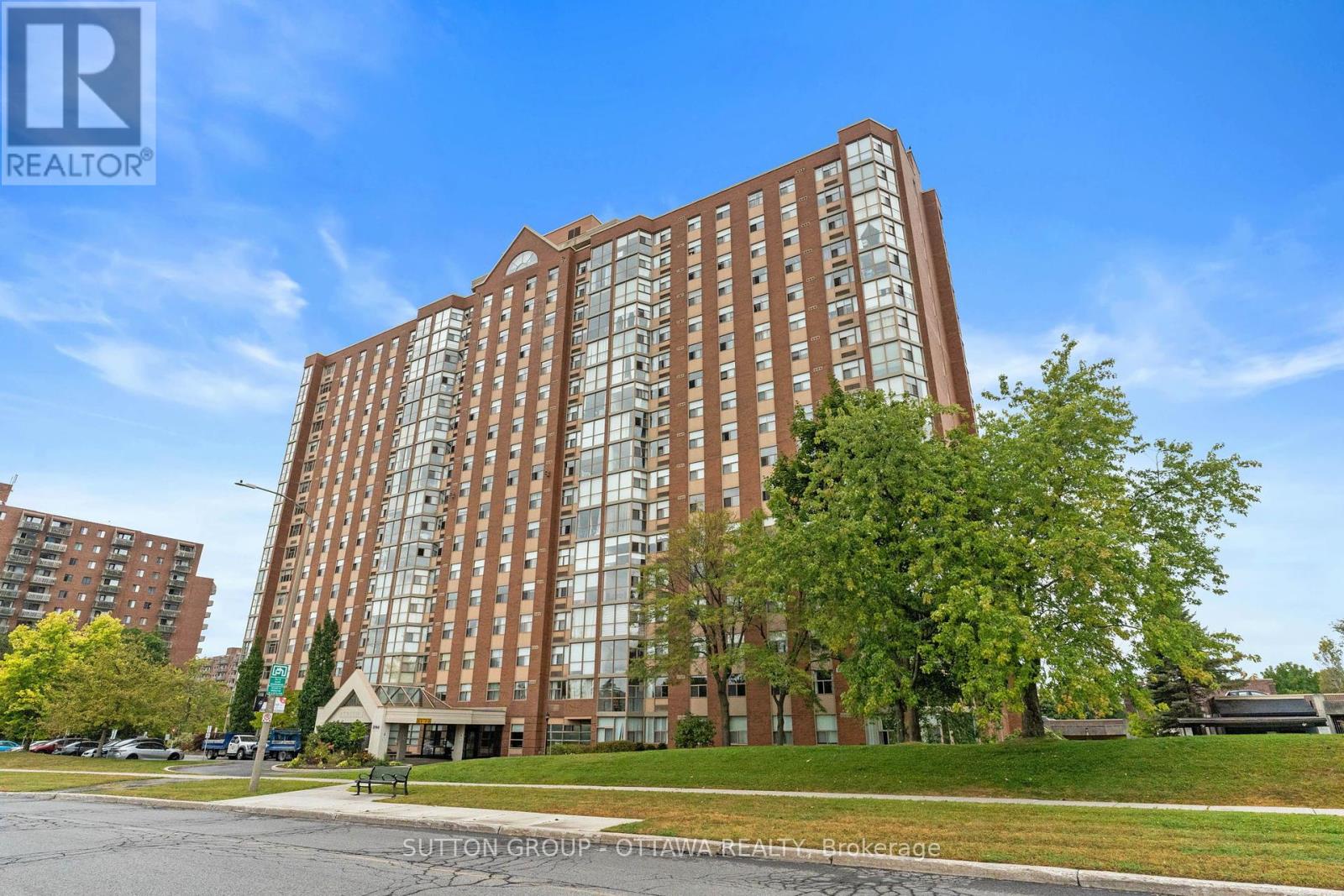 1111 - 2760 Carousel Crescent