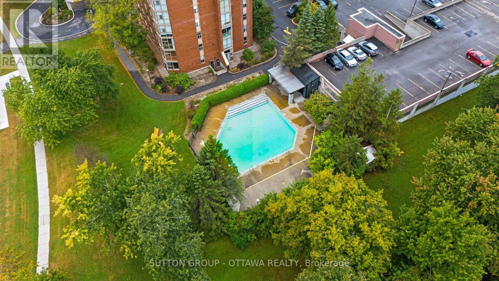 1111 - 2760 Carousel Crescent