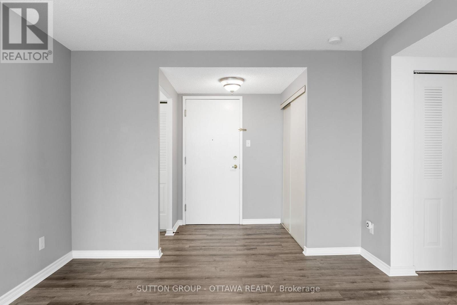 1111 - 2760 Carousel Crescent