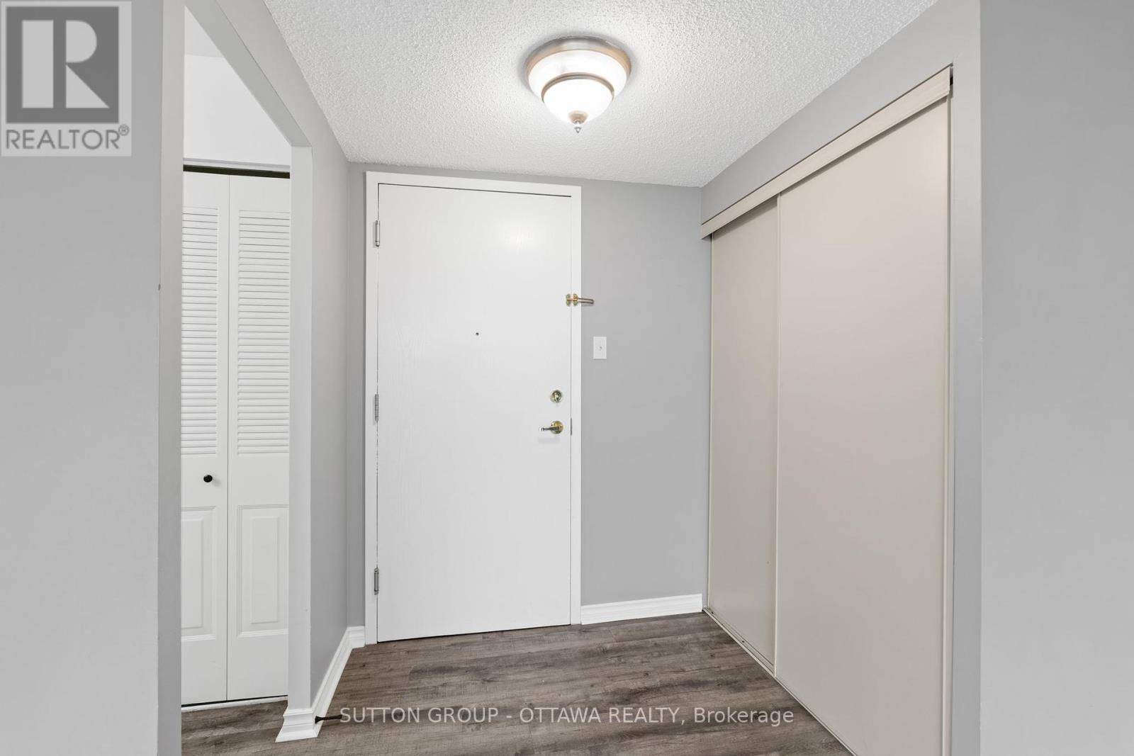 1111 - 2760 Carousel Crescent
