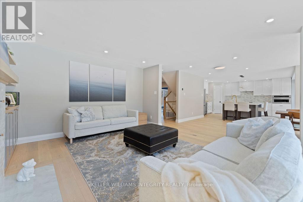 3440 Woodroffe Avenue