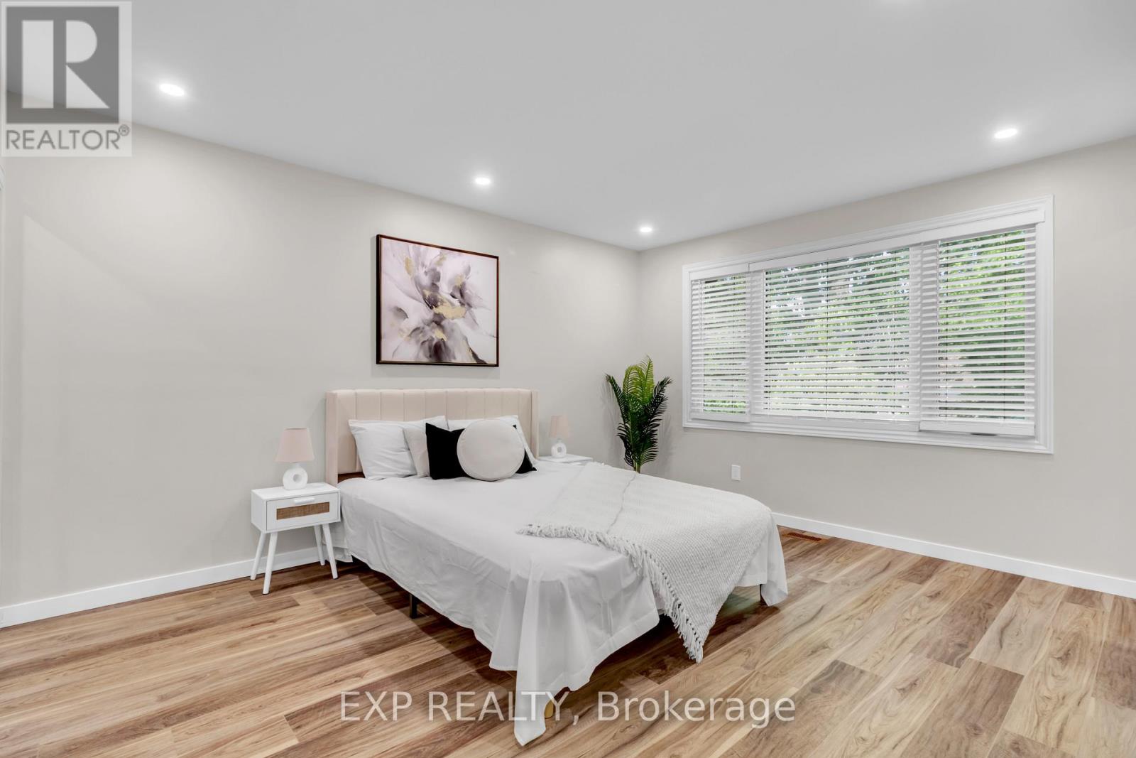12 Bayside Private