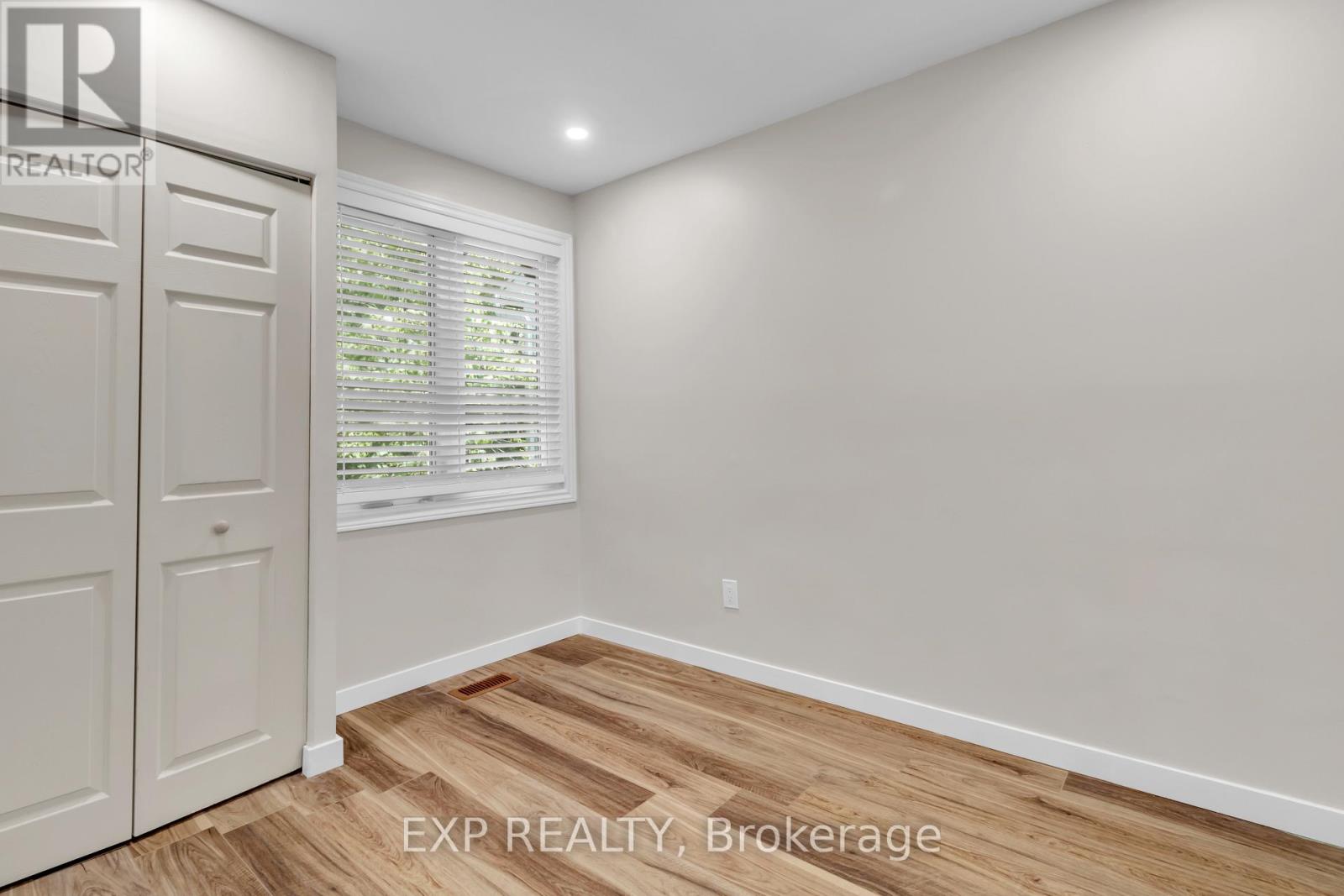 12 Bayside Private