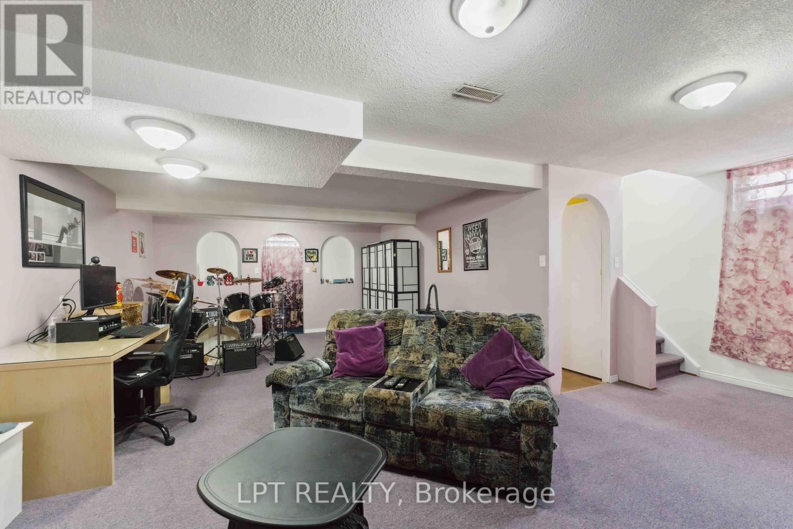 61 Fieldgate Drive