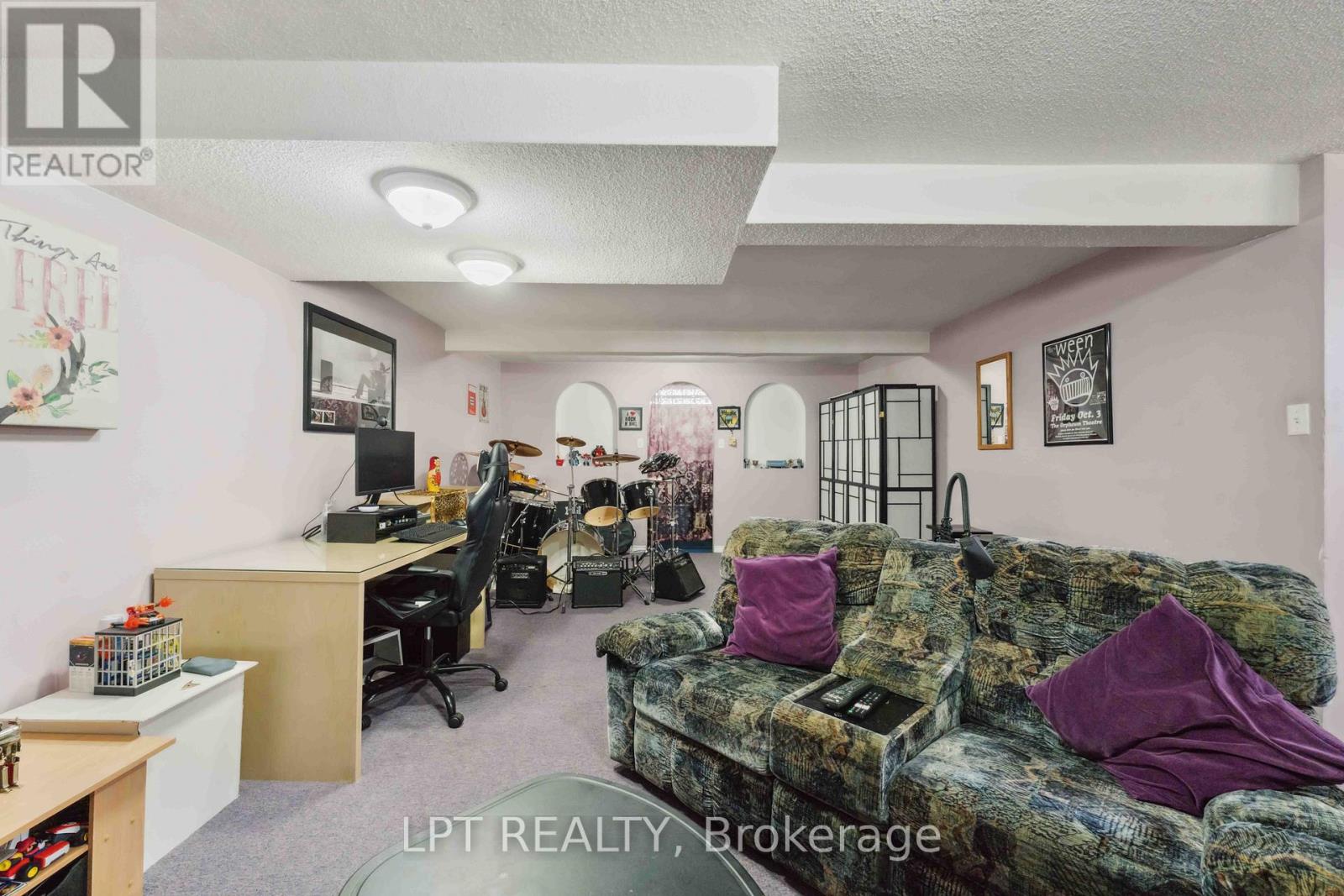 61 Fieldgate Drive