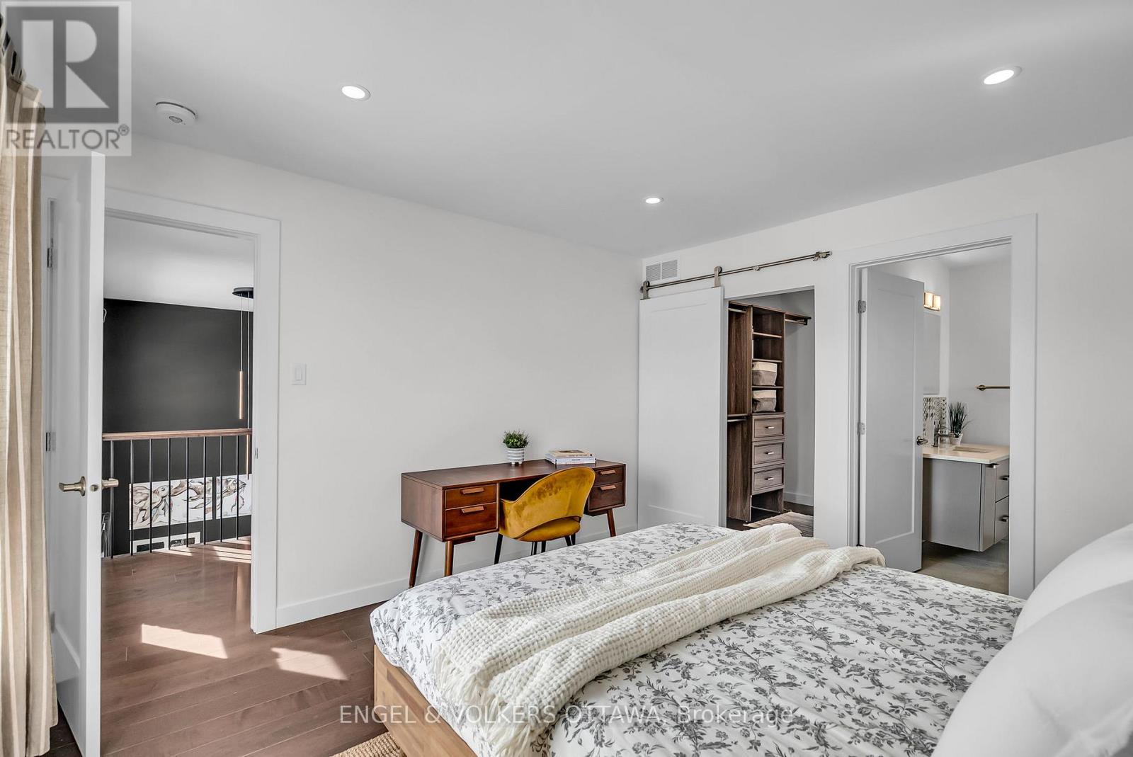 8 Roselawn Court