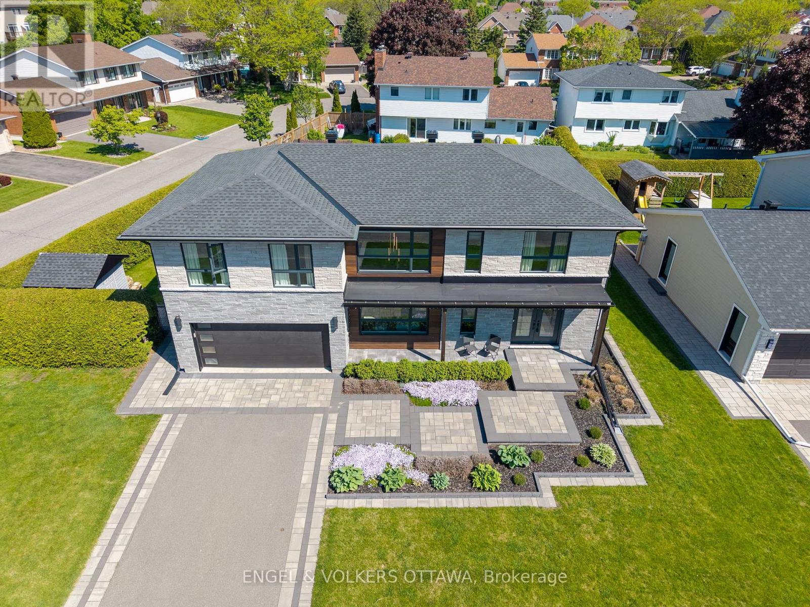 8 Roselawn Court