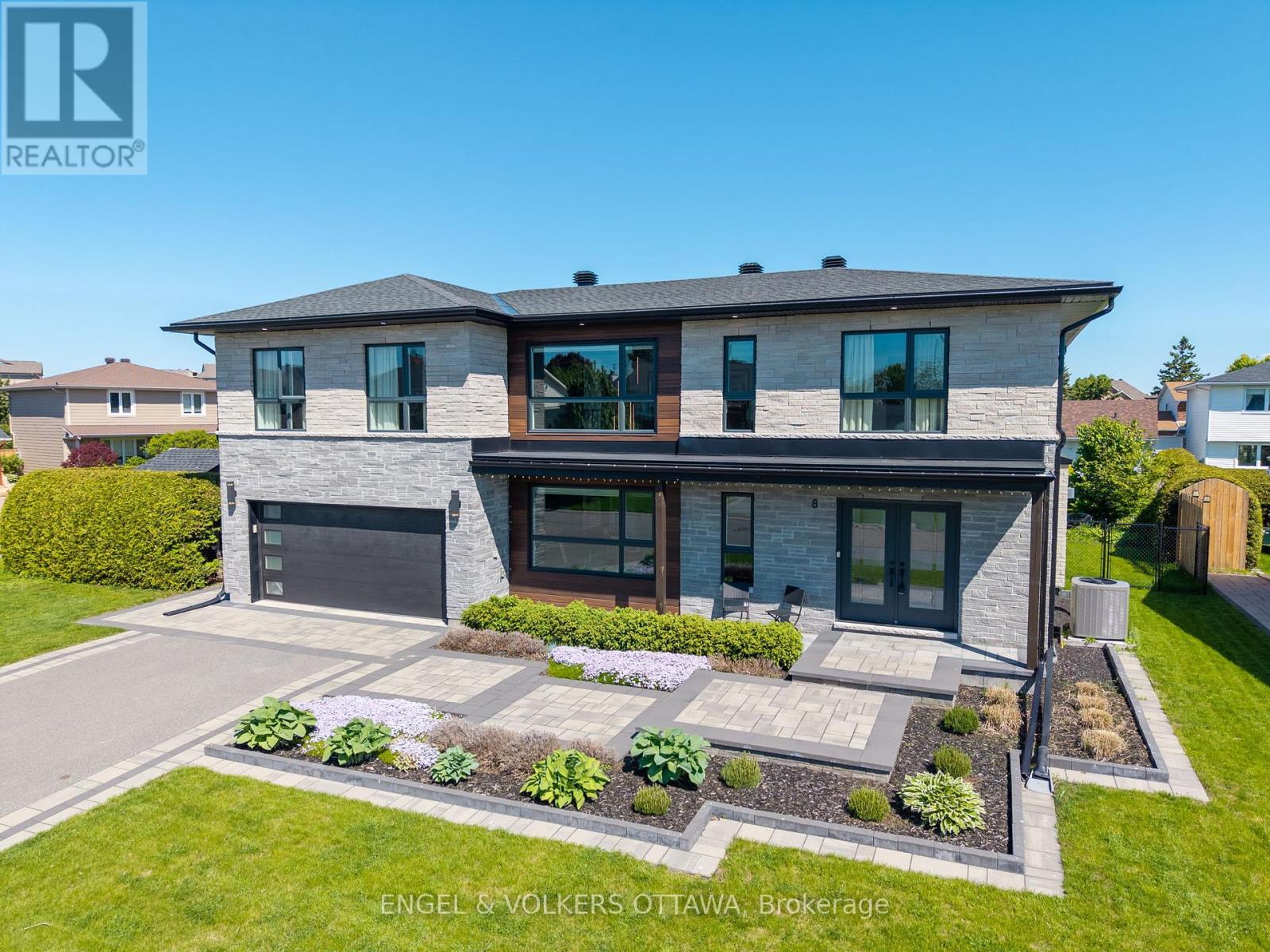 8 Roselawn Court